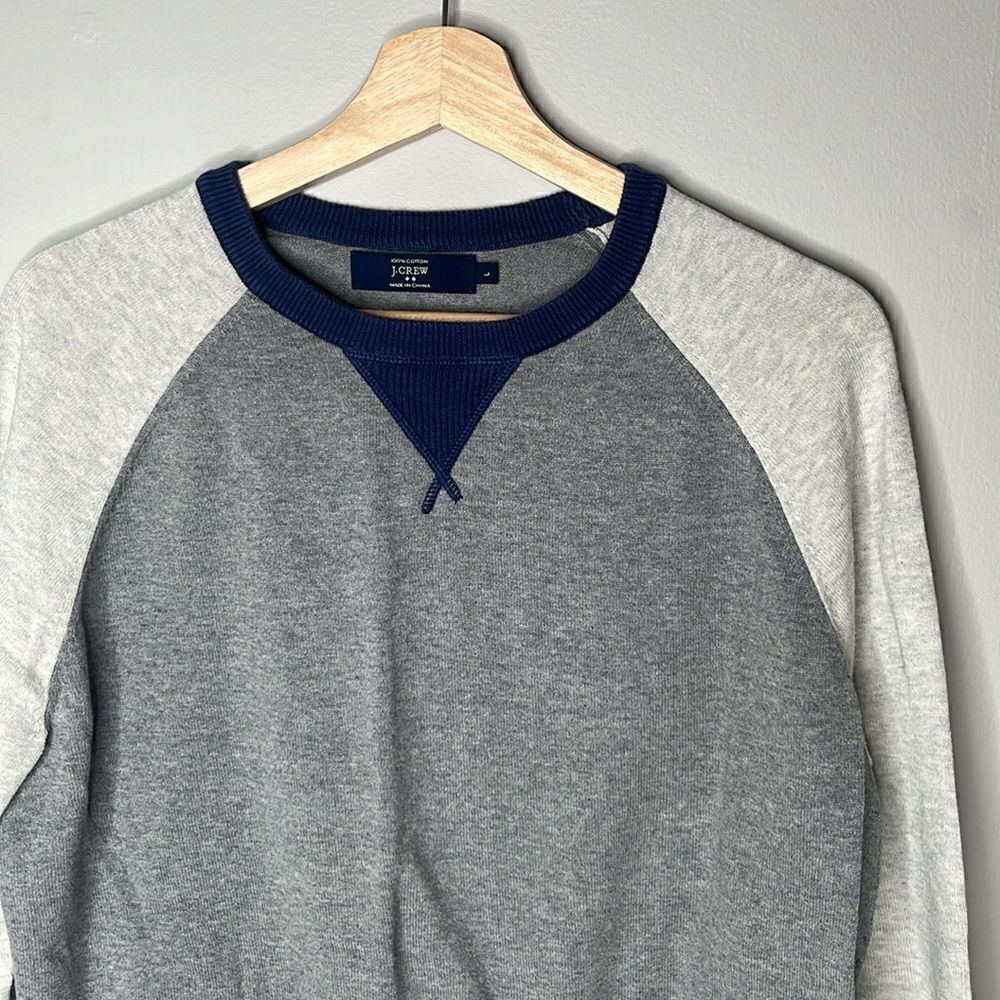 Men’s Large JCrew Grey Navy Colorblock Sweater - Picture 3 of 5